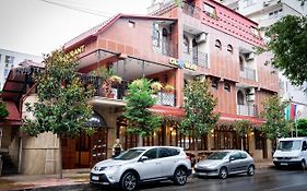 Globus Hotel